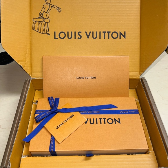 Brand New, 100% authentic Louis Vuitton FÉLICIE POCHETTE purse - Picture 5 of 16